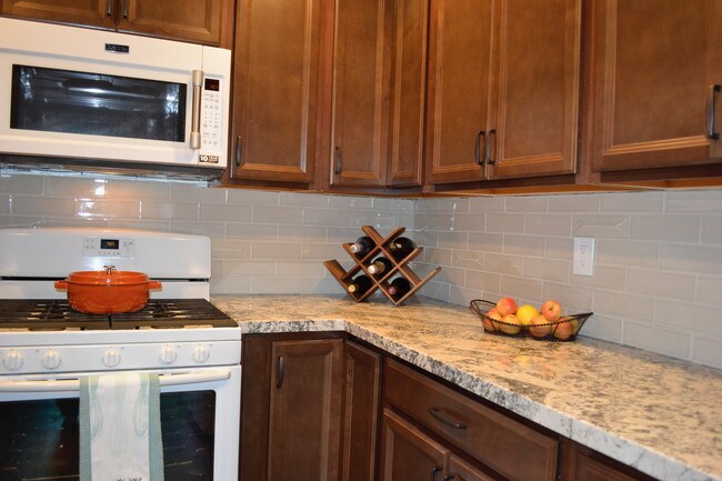 New Maytag microwave and range - 1320 Alessandro Dr