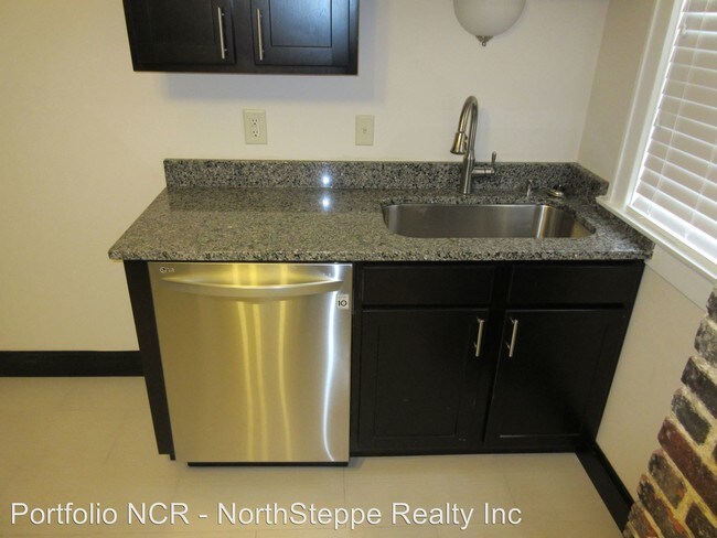 Building Photo - 4 br, 2 bath Apartment - 52 E Norwich