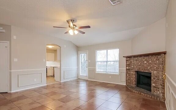 Foto del edificio - 501 Hollyberry Dr