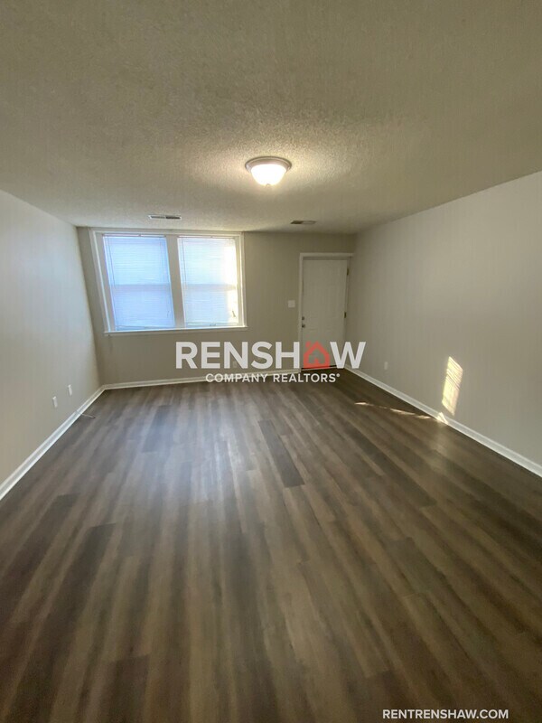 Foto del edificio - 900 S College St