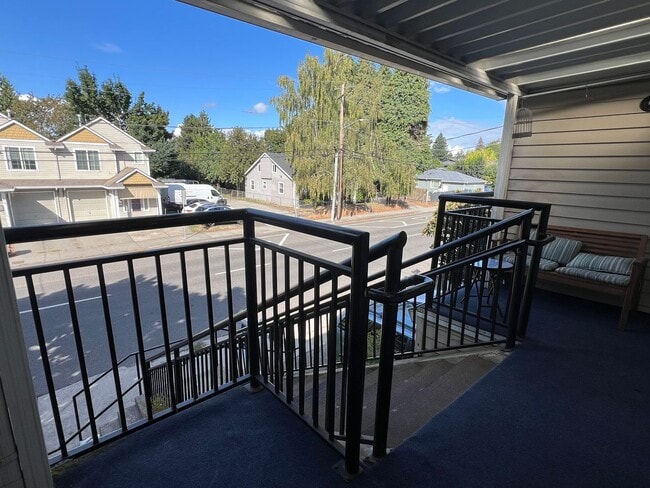 Photo - 10934 NE Weidler St Apartment