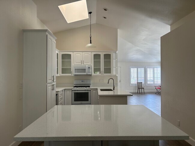 Foto del edificio - 2034 Riverbirch Dr