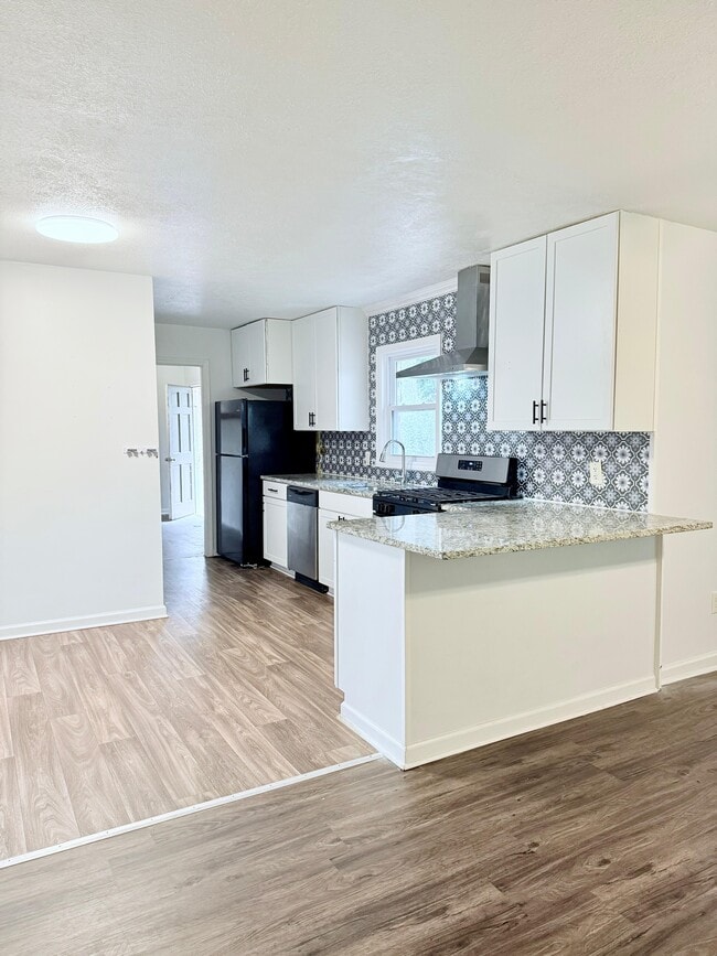 Building Photo - 3553 Pine Needle Dr SW