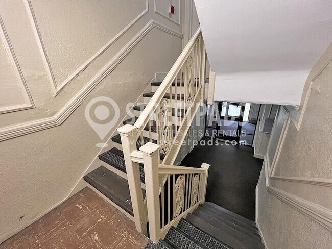Building Photo - 2 bedroom in Boston MA 02135