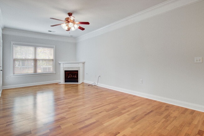 Building Photo - 1025 Riverland Woods Pl