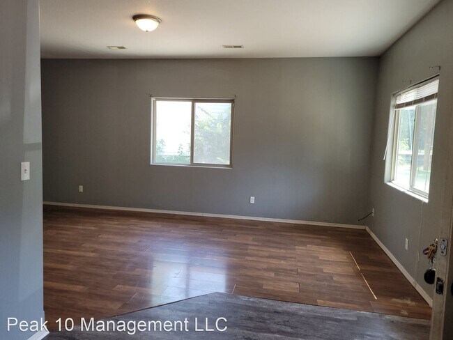 Building Photo - 3 br, 1 bath House - 404 N Madison