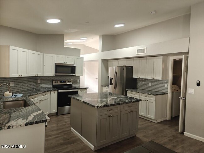 Foto del edificio - 4038 E Thistle Landing Dr