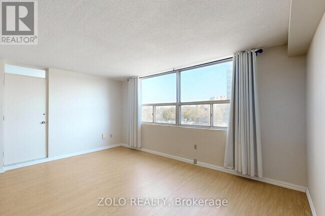 Photo du bâtiment - 10 Tobermory Dr