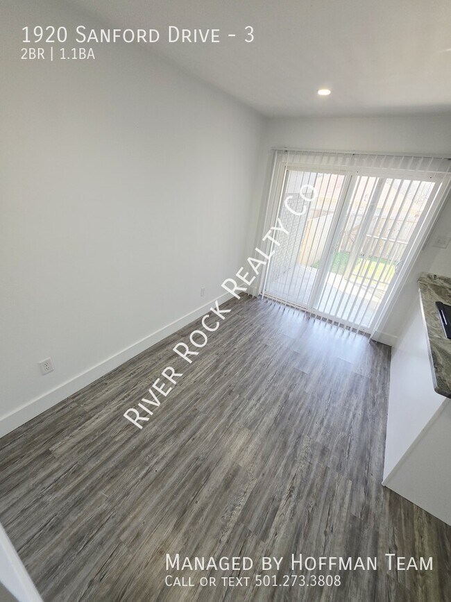 Building Photo - 1920 Sanford Dr