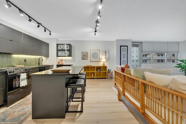 Foto del edificio - 6040 JFK Blvd E