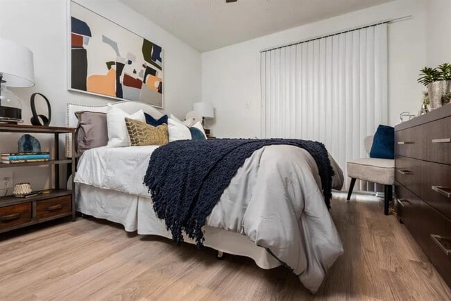 Foto del edificio - 12001 Metric Blvd