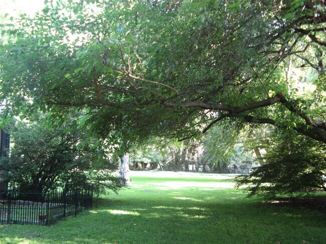 Foto del edificio - 104 Horseshoe Rd