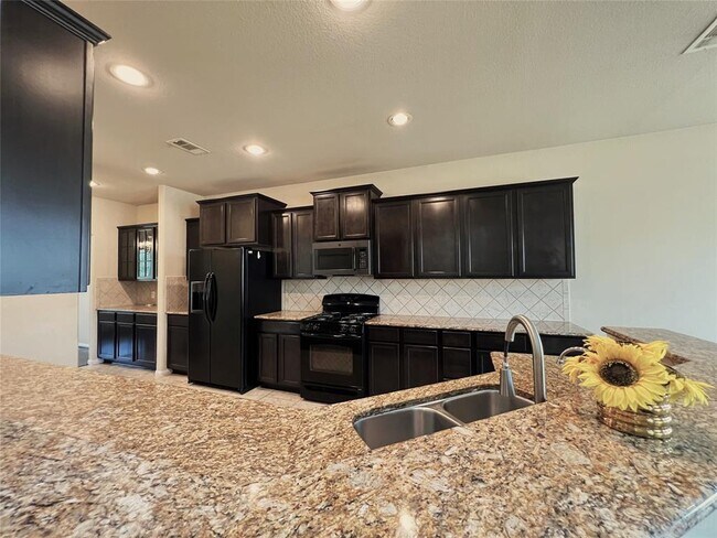 Building Photo - 114 Pheasant Run Dr