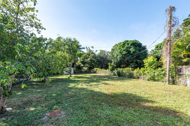 Building Photo - 2726 Adams St