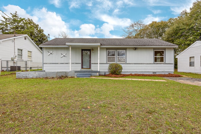 Building Photo - 223 Fair Ave