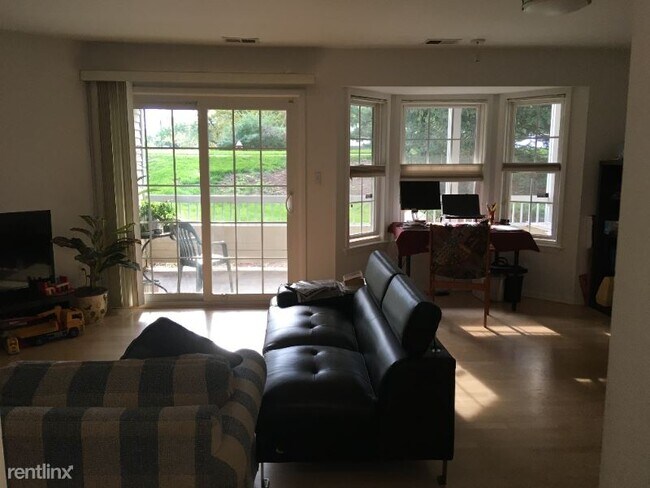 Foto del edificio - 2 br, 2 bath Condo - 119 Acadia Ct 3 Unit 3