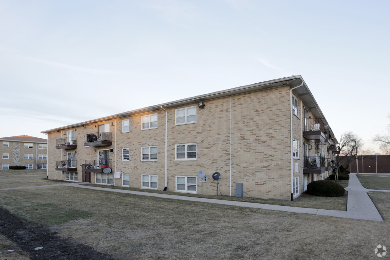 Foto del edificio - 500-530 N Mill Rd