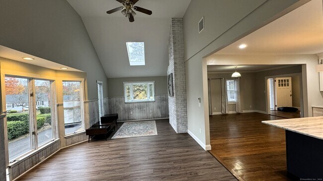 Building Photo - 70 Berkshire Dr