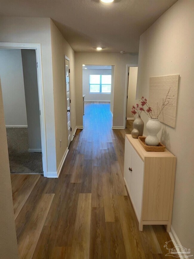 Foto del edificio - 5450 Peach Dr