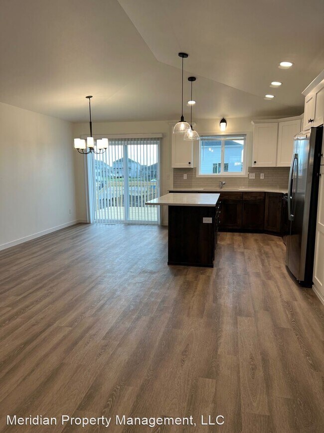 Building Photo - 4 br, 3 bath House - 7370 Aquiline Dr S