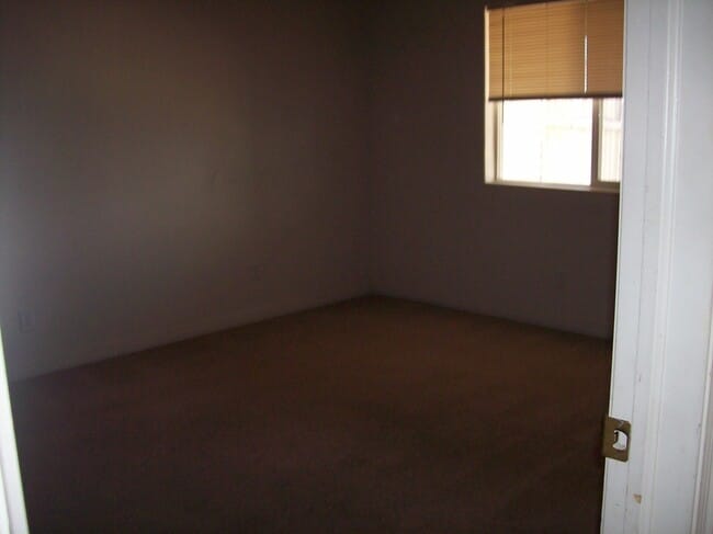 Building Photo - 3 Bedroom, 2 Bathroom Twin Home in Cedar W...