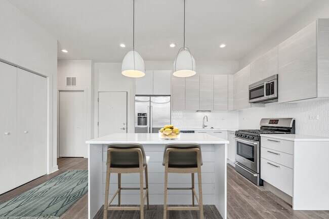 Foto del edificio - 858 N Franklin