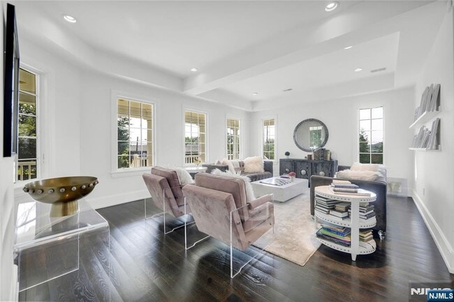 Foto del edificio - 71 W Linden Ave