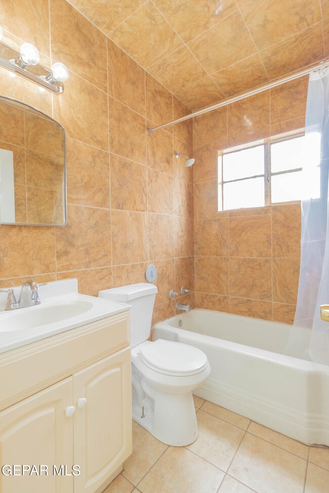 Foto del edificio - 1210 N Florence St