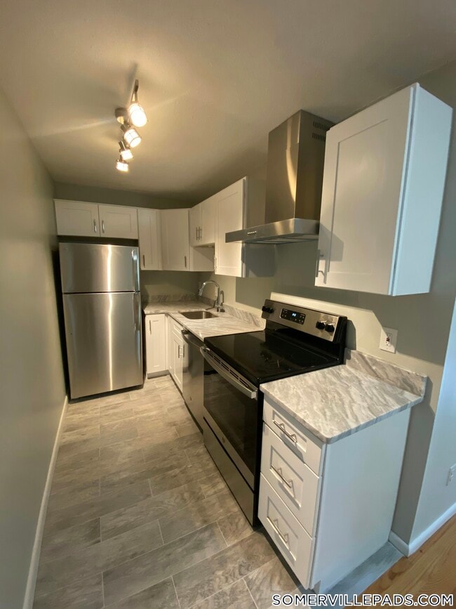 Building Photo - 14 Murdock St