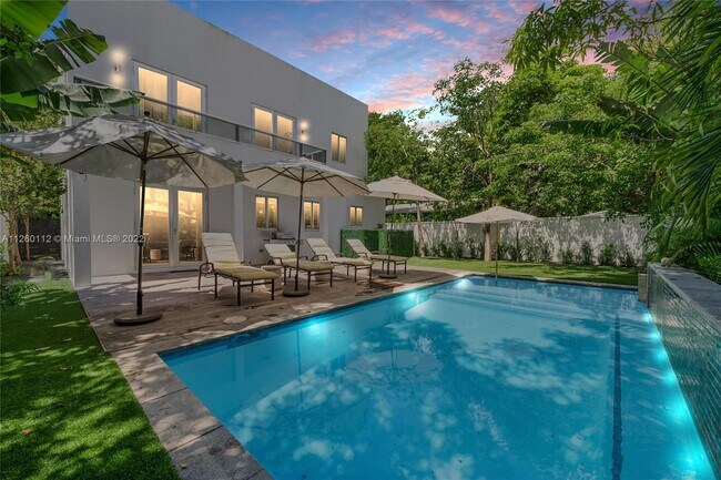 Foto del edificio - 3561 Charles Ave