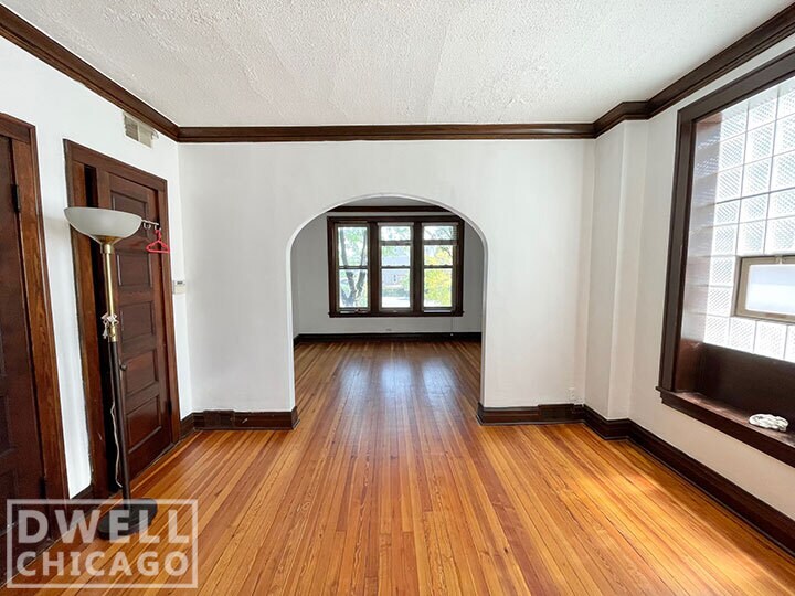 Primary Photo - 4514 N Lincoln Ave