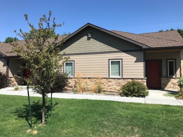 Primary Photo - 2120 Rehberg Ln