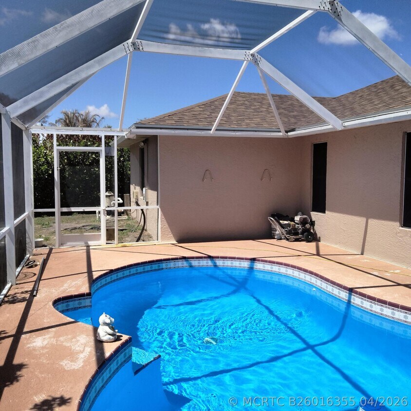 Foto del edificio - 312 SW Buzby Ct