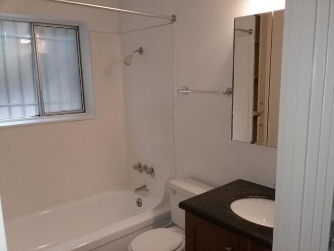 Building Photo - 1 bedroom in Seattle WA 98102
