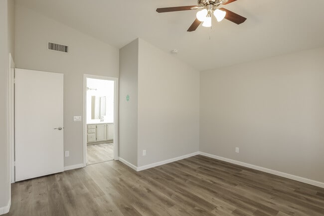 Foto del edificio - 15850 N 32nd Way