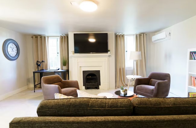 Building Photo - 1411 College St