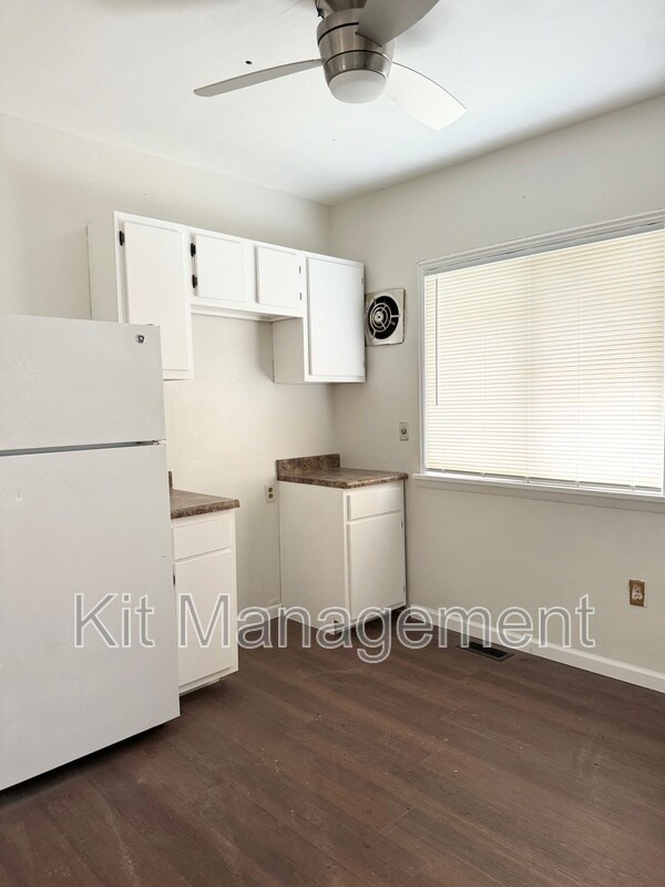Foto del edificio - 1752 Finch St