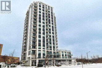 Building Photo - 840 Queens Plate Dr