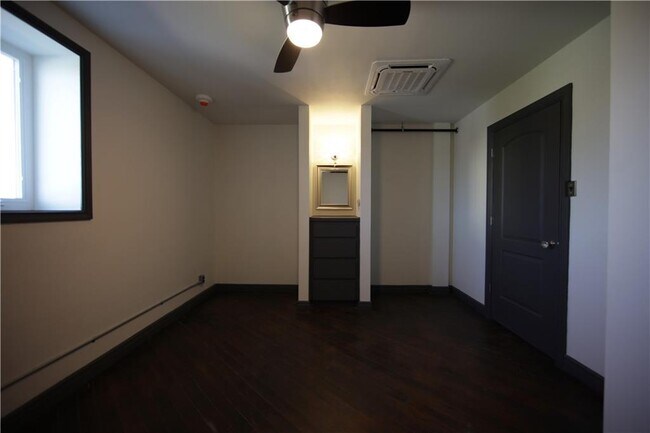 Building Photo - 201 N Chaparral St