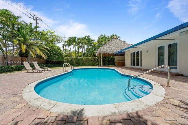 Building Photo - 12730 Ixora Rd