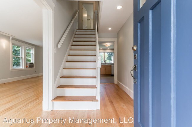 Foto del edificio - 4 br, 1.5 bath House - 196 Maine Ave