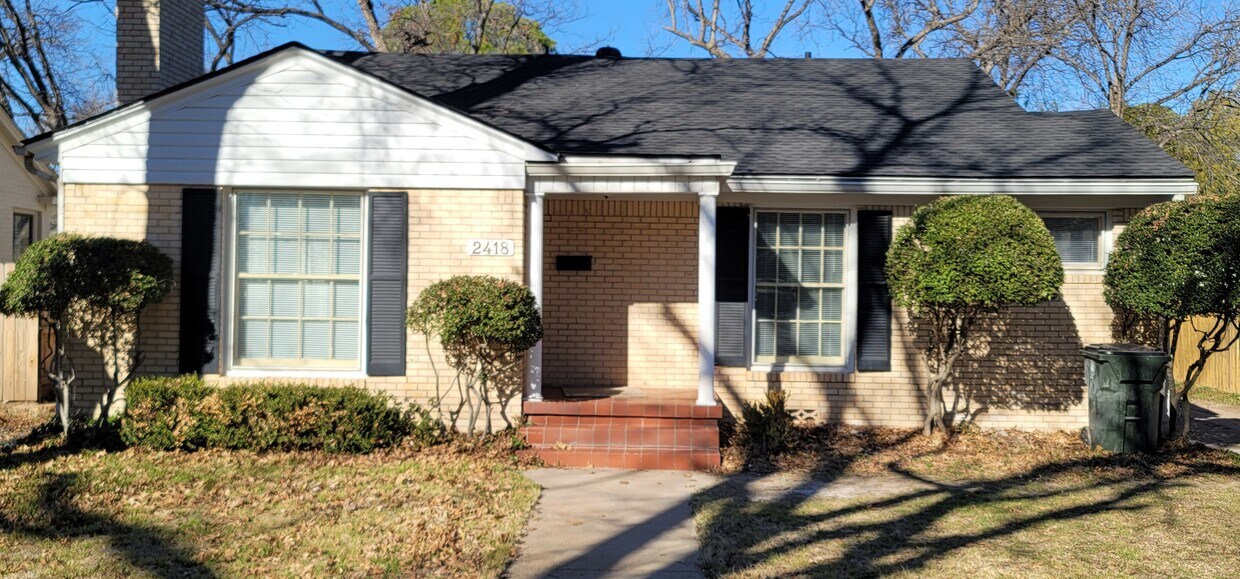 Primary Photo - 2418 Clarinda Ave
