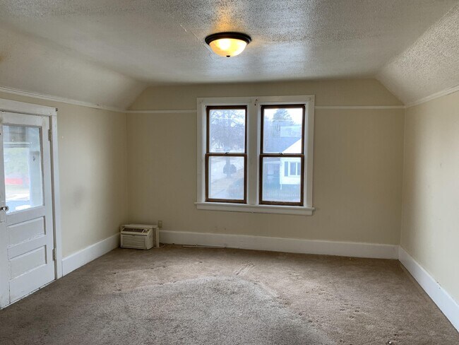 Building Photo - 1543 S 8th St