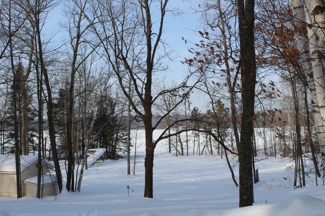 Building Photo - Great 2 bedroom 2 bath on Portage Lake