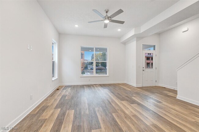 Foto del edificio - 2253 E 97th St