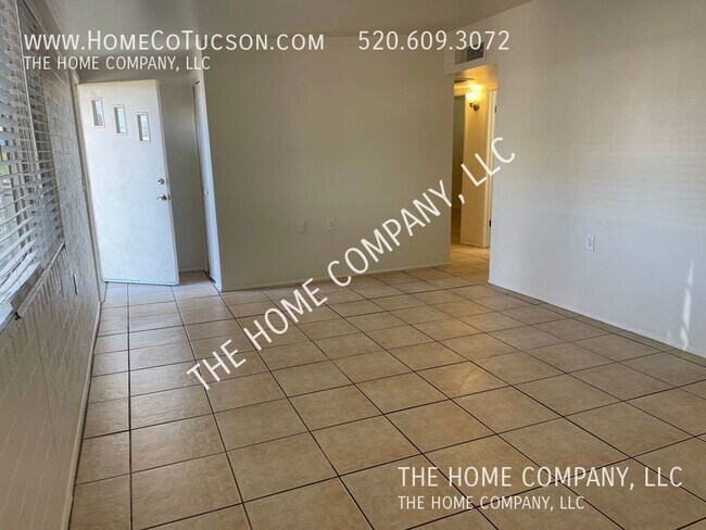 Foto del edificio - 1534 E Iowa- 2 Bedroom Townhome near Campb...