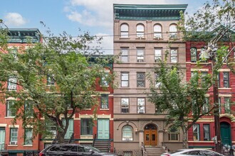Building Photo - 264 9th St