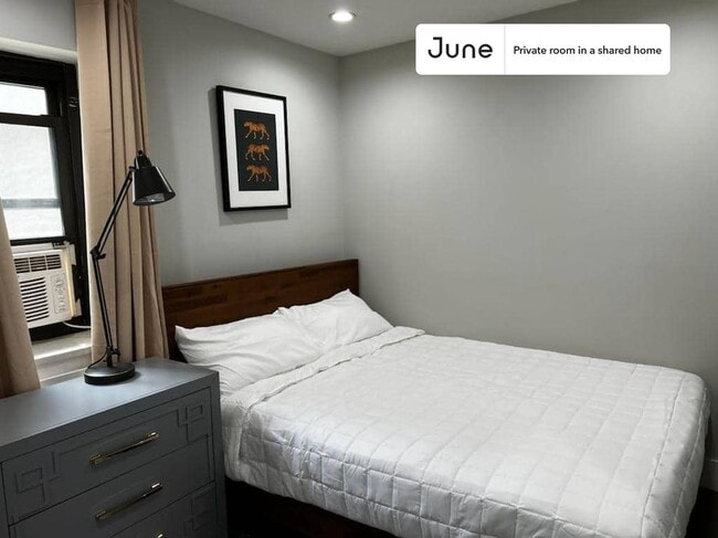 Building Photo - Room in Shared 3 bed/1 bath home in East Village