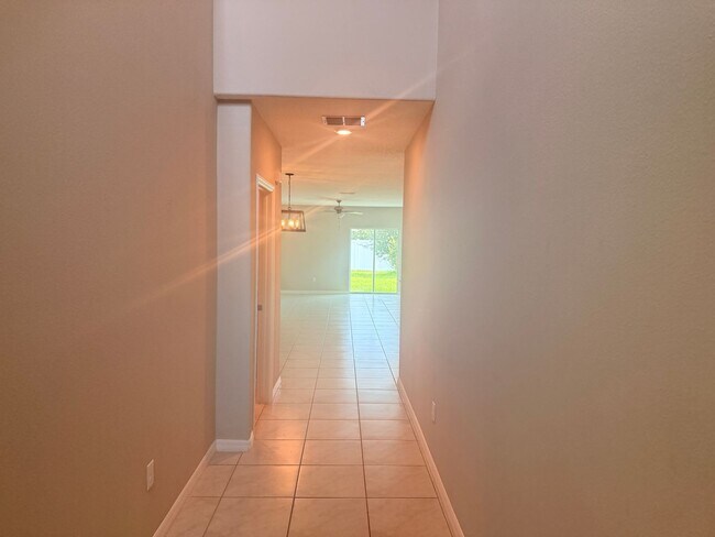 Foto del edificio - 10363 Shady Preserve Dr