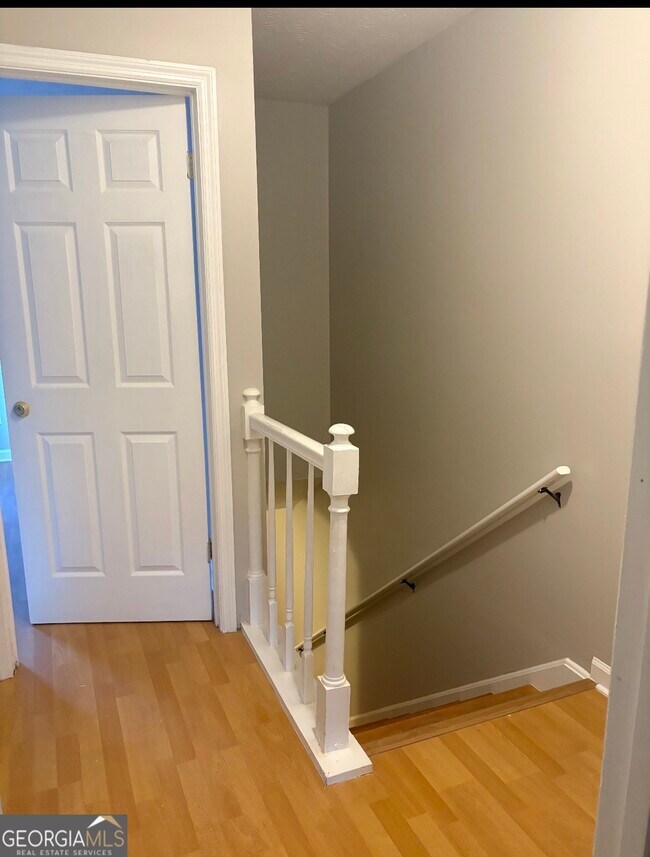 Foto del edificio - 2059 Charter Ln